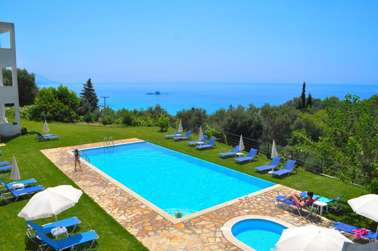 Large Apartment By The Pool - Pelekas Beach, Corfu Exteriér fotografie