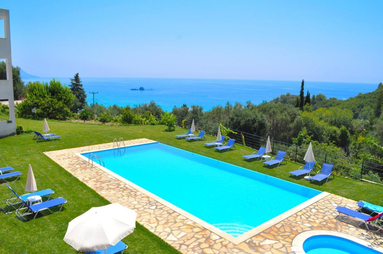 Large Apartment By The Pool - Pelekas Beach, Corfu Exteriér fotografie