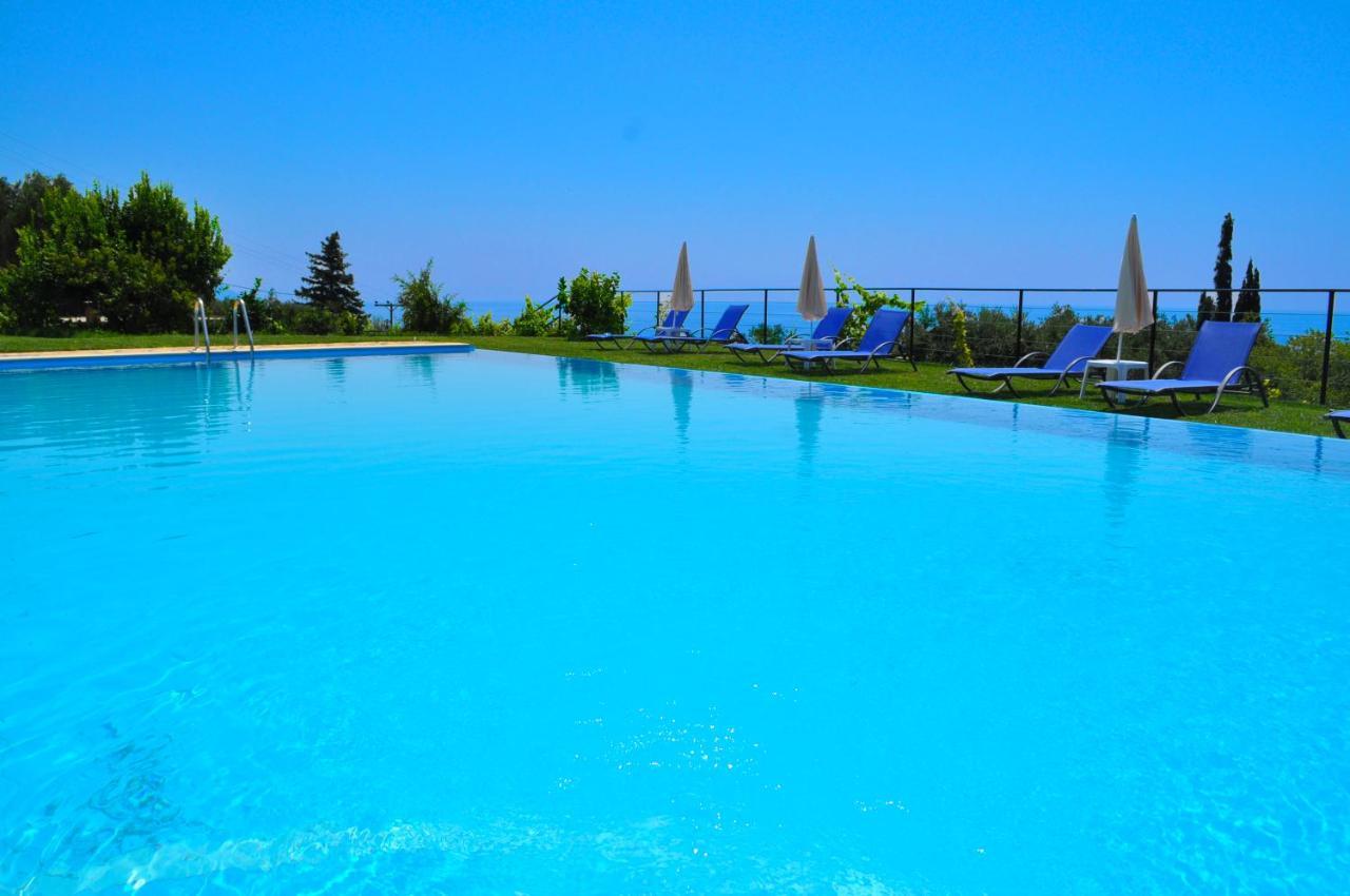 Large Apartment By The Pool - Pelekas Beach, Corfu Exteriér fotografie