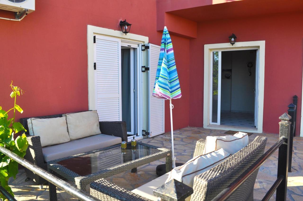 Large Apartment By The Pool - Pelekas Beach, Corfu Exteriér fotografie