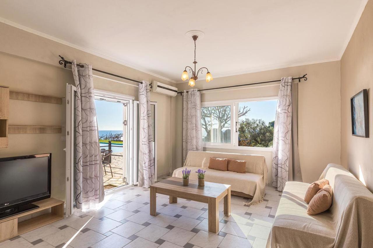 Large Apartment By The Pool - Pelekas Beach, Corfu Exteriér fotografie