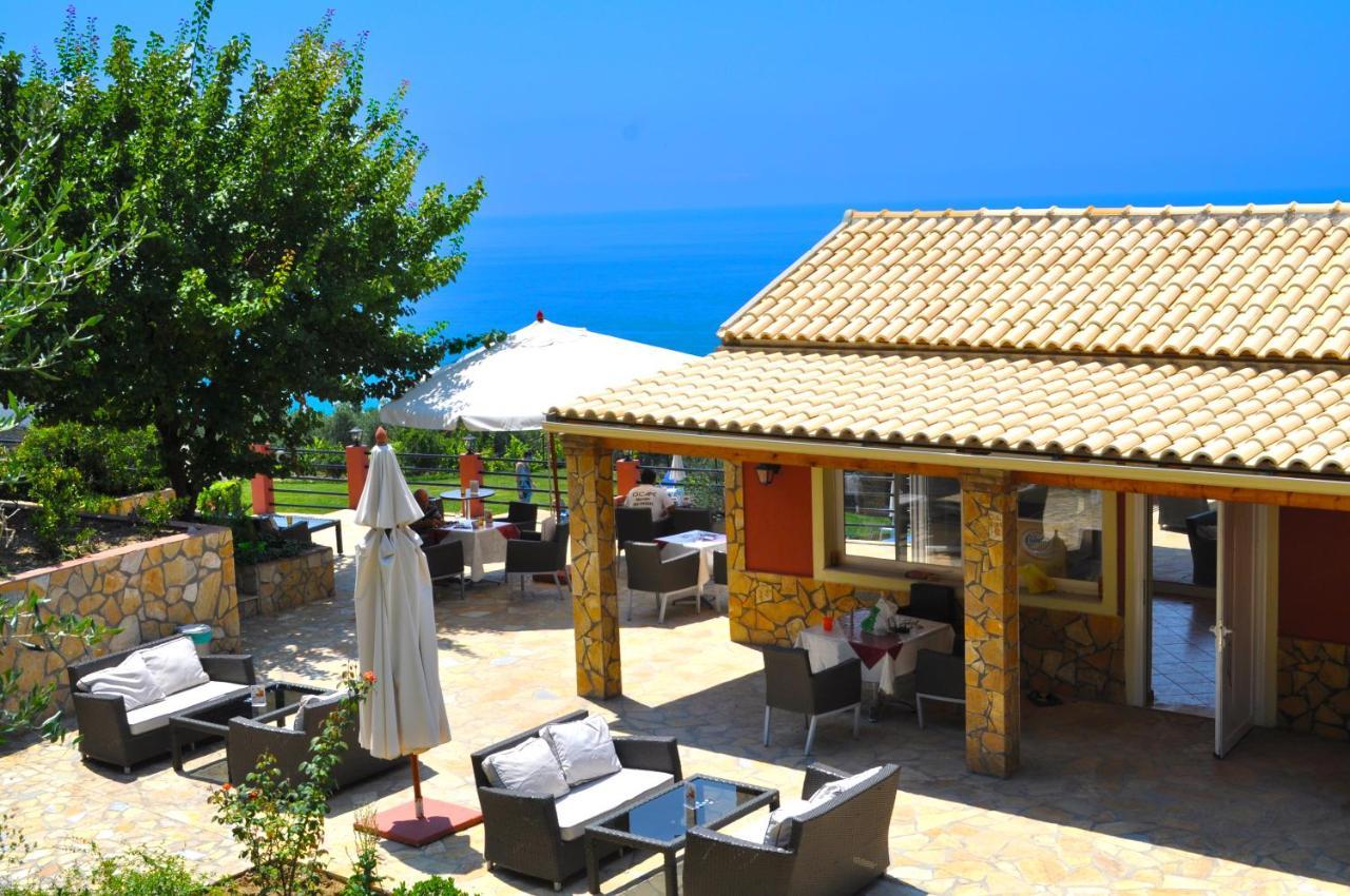 Large Apartment By The Pool - Pelekas Beach, Corfu Exteriér fotografie